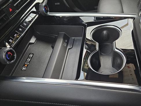 Used 2025 Chevrolet Tahoe LT w/ Comfort Package image 15