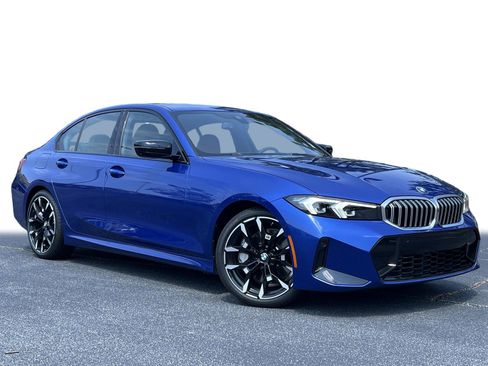 New 2025 BMW 330i Sedan w/ M Sport Package image 2