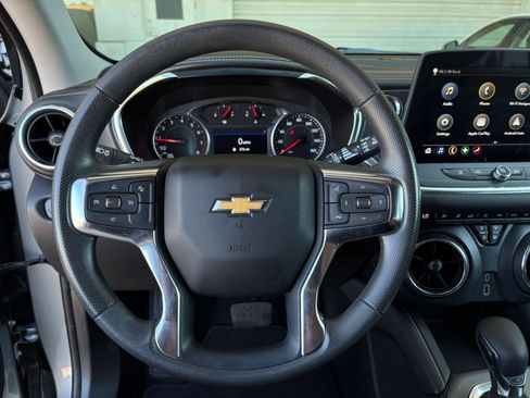 Used 2025 Chevrolet Blazer LT FWD image 29