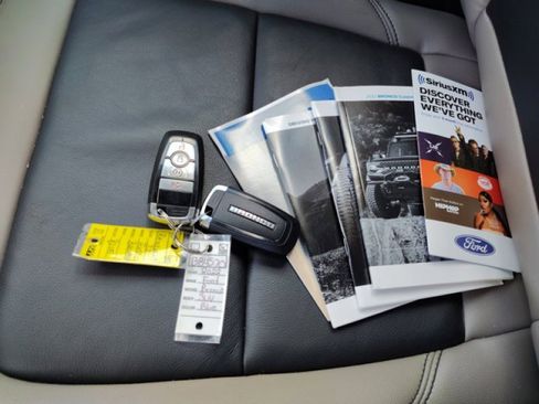 Used 2022 Ford Bronco Wildtrak image 22