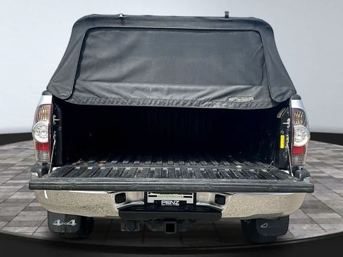 Used 2011 Toyota Tacoma 4x4 Double Cab w/ SR5 Pkg #2 image 9