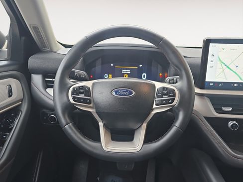 Used 2025 Ford Explorer Active image 13