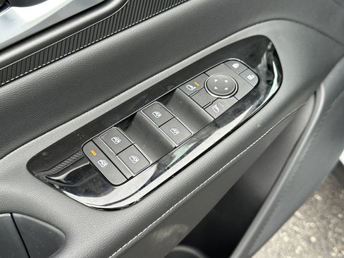 Used 2025 Nissan Murano SV image 24