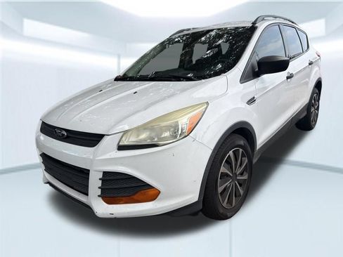 Used 2015 Ford Escape S FWD image 2