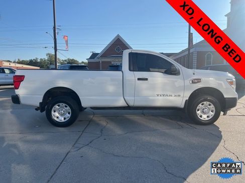 Used 2019 Nissan Titan S image 4