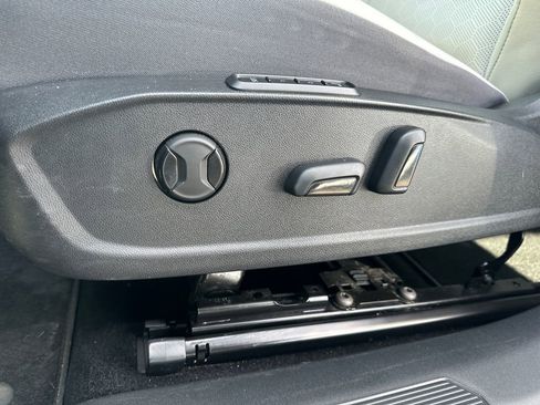 Certified 2021 Volkswagen ID.4 Pro S image 4