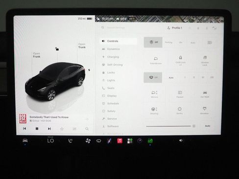 Used 2023 Tesla Model Y Long Range AWD/4WD image 27