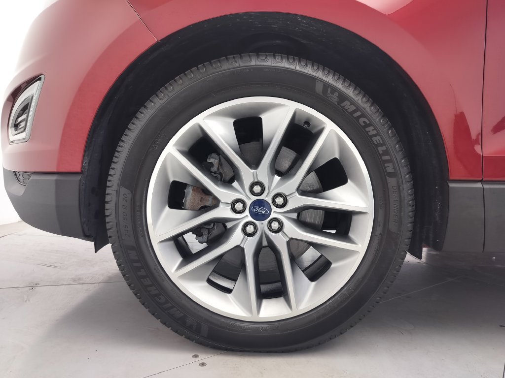 Used 2018 Ford Edge Titanium w/ Equipment Group 301A FWD image 5
