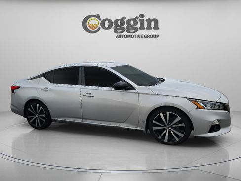 Used 2019 Nissan Altima 2.5 SR w/ SR Premium Package image 4