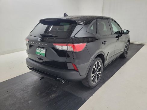 Used 2021 Ford Escape SE w/ SE Sport Appearance Package FWD image 9
