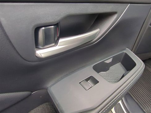 Used 2025 Toyota Grand Highlander FWD image 22