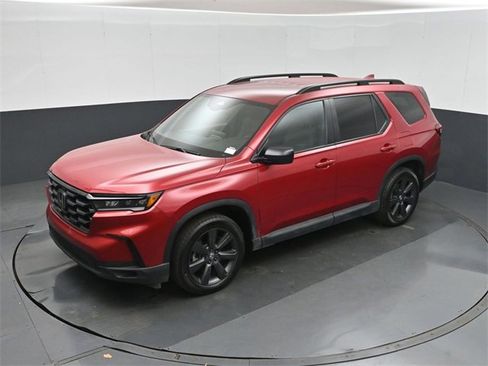 Used 2025 Honda Pilot Sport image 31