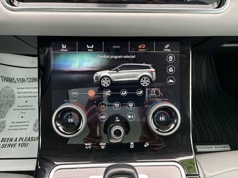 Used 2020 Land Rover Range Rover Evoque SE image 17