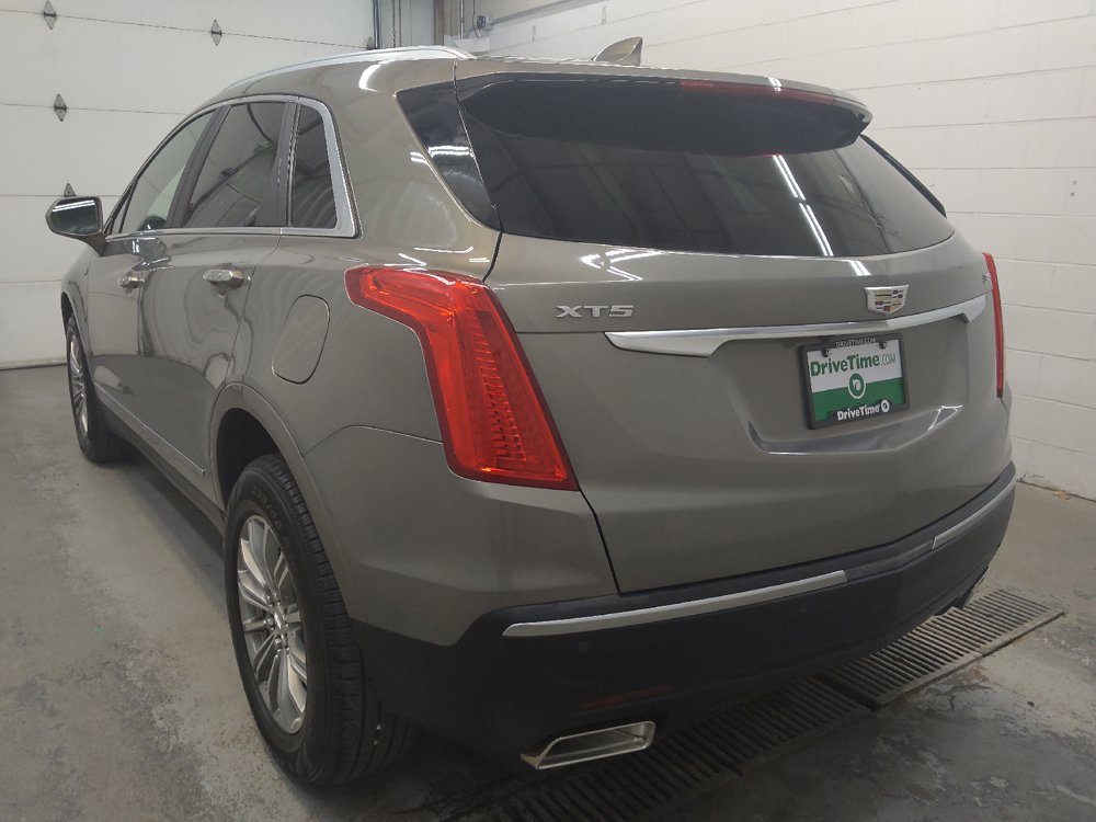 Used 2018 Cadillac XT5 Luxury w/ Driver Awareness Package FWD image 5
