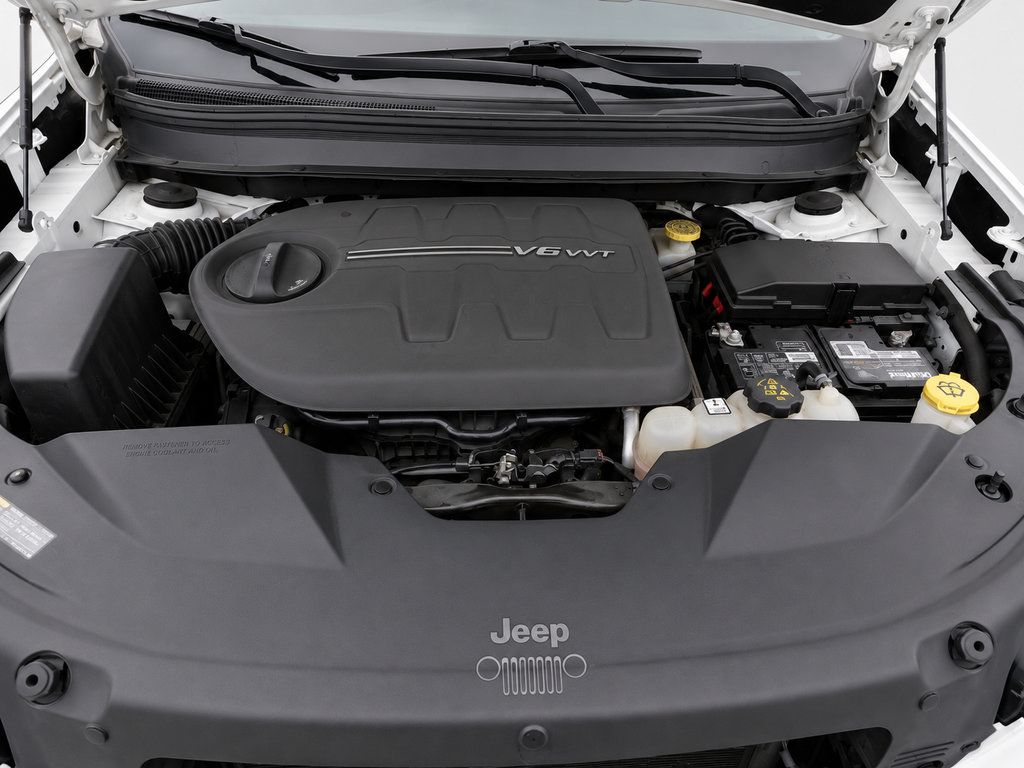 Used 2021 Jeep Cherokee Trailhawk AWD/4WD image 12