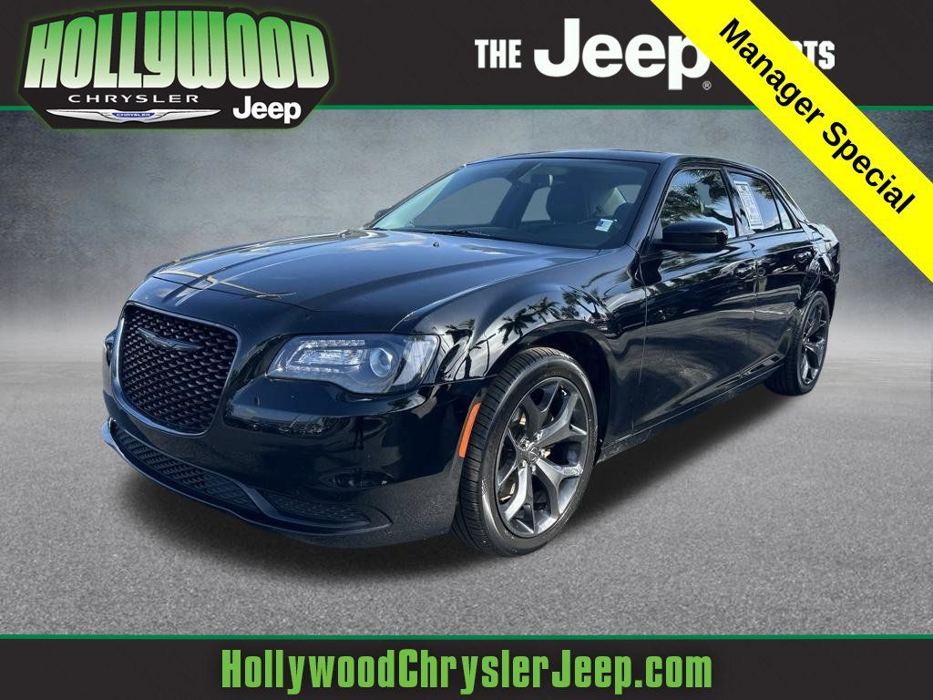 Used 2021 Chrysler 300 Touring w/ Sport Appearance Package RWD 360° Tour