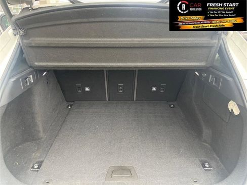 Used 2018 Jaguar F-PACE Premium image 15