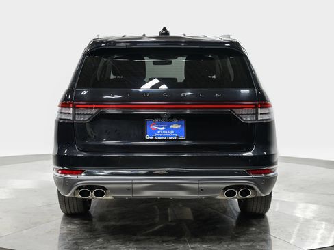 Used 2025 Lincoln Aviator AWD image 5
