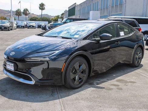 New 2026 Toyota Prius SE image 3