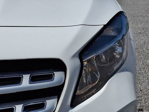 Used 2018 Mercedes-Benz GLA 250 4MATIC image 12