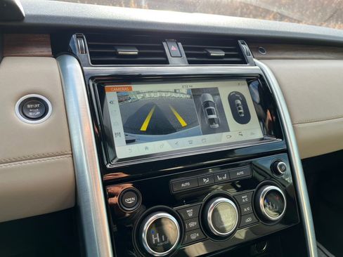 Used 2018 Land Rover Discovery HSE image 31