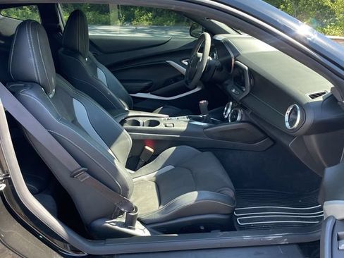 Used 2017 Chevrolet Camaro SS RWD image 6