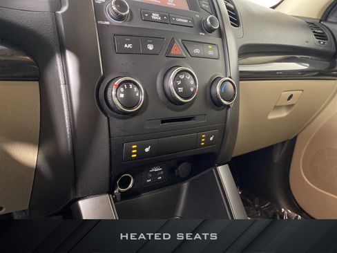 Used 2013 Kia Sorento LX w/ Convenience Pkg FWD image 4