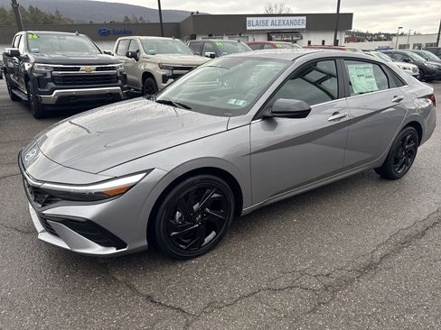 New 2026 Hyundai Elantra SEL Sport Premium image 8