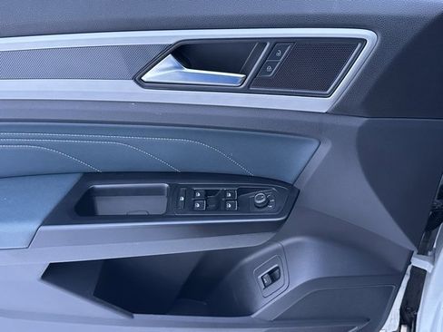 Used 2021 Volkswagen Atlas Cross Sport SEL image 23