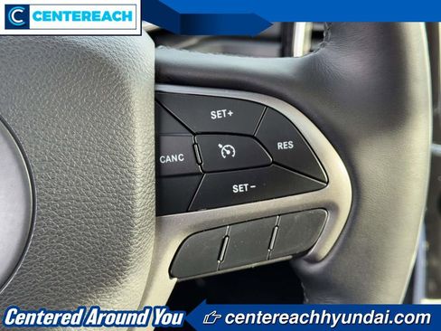 Used 2022 Jeep Grand Cherokee Limited image 21