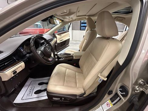 Used 2016 Lexus ES 350 w/ Luxury Package w/Wood Trim FWD image 58