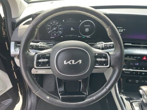 Used 2024 Kia Carnival SX Prestige FWD image 16