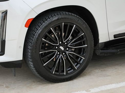 Used 2021 Cadillac Escalade Premium Luxury w/ Driver Assist Tech Package AWD/4WD image 35