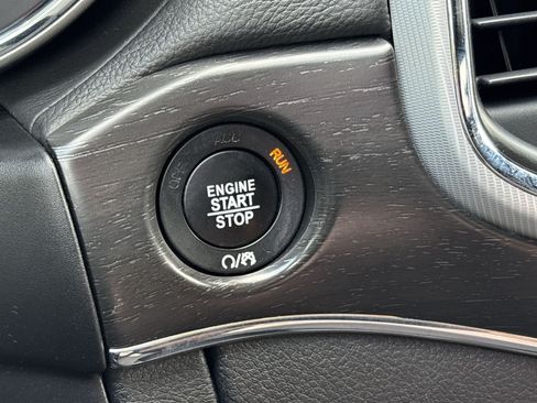 Used 2018 Jeep Grand Cherokee Limited AWD/4WD image 28
