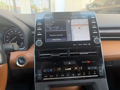 Used 2021 Toyota Avalon Limited FWD image 15