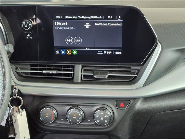 Used 2025 Chevrolet Trax LS w/ LS Convenience Package FWD image 13
