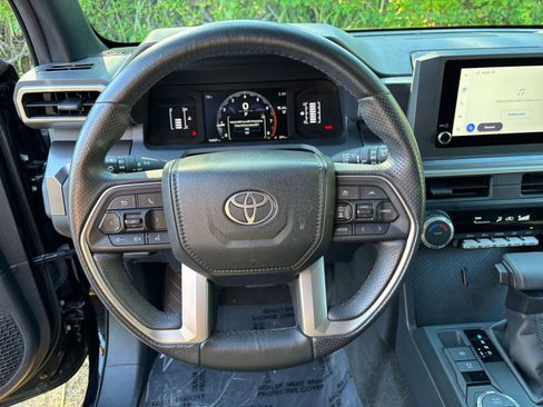 Used 2025 Toyota 4Runner SR5 image 28