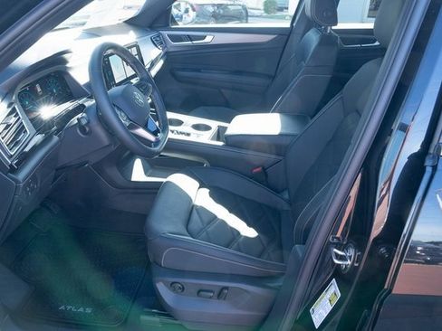 New 2026 Volkswagen Atlas Cross Sport SE image 11