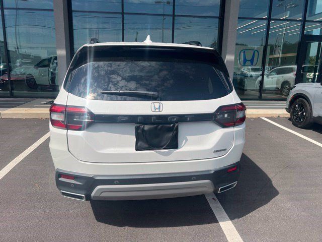 Used 2023 Honda Pilot Touring image 8