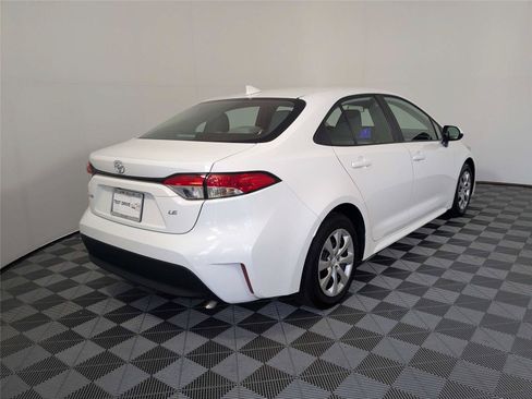 Used 2025 Toyota Corolla LE w/ Convenience Package FWD image 6