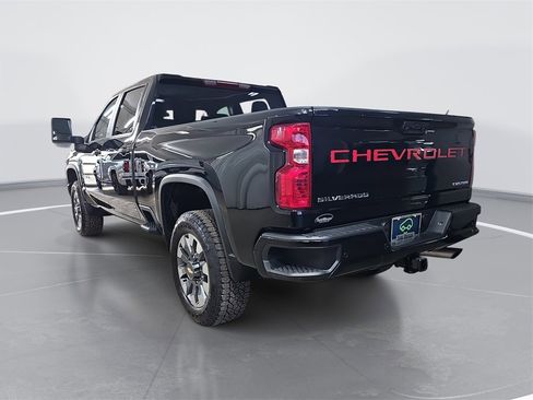 Used 2024 Chevrolet Silverado 2500 Custom w/ Custom Value Package image 6