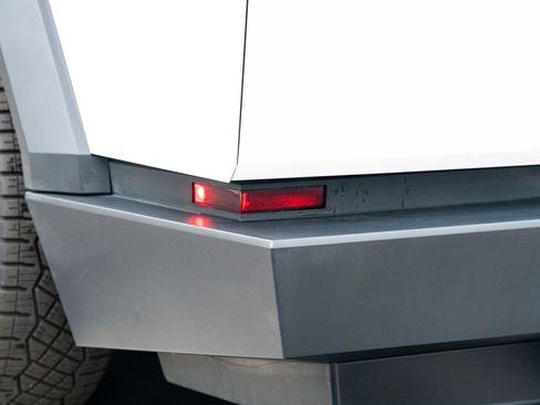 Used 2024 Tesla Cybertruck AWD Crew Cab image 17