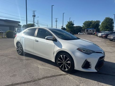 Used 2018 Toyota Corolla SE FWD image 40