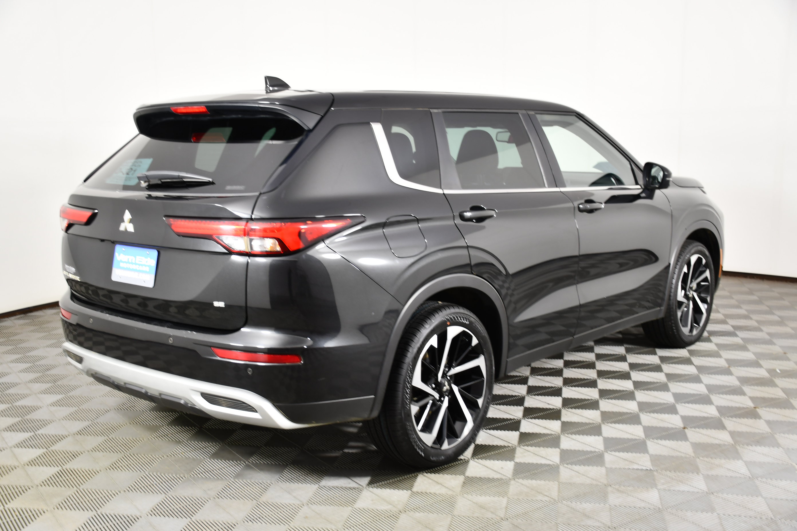 Used 2023 Mitsubishi Outlander SE AWD/4WD image 6