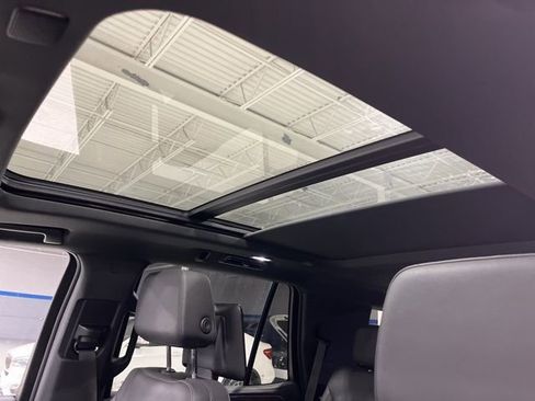 Used 2023 Chevrolet Tahoe Z71 w/ Luxury Package image 10