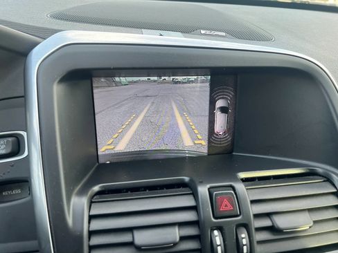 Used 2014 Volvo XC60 T6 R-Design image 13