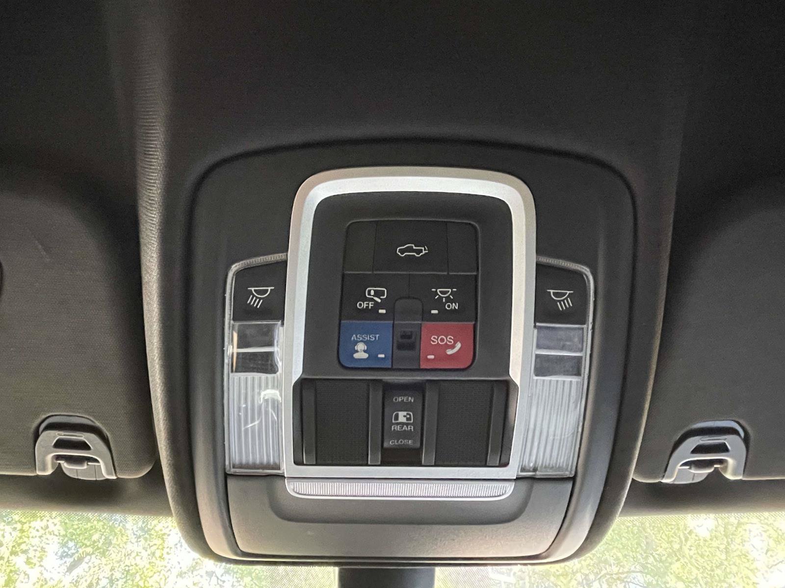 Used 2020 RAM 1500 Laramie w/ Sport Appearance Package AWD/4WD image 33