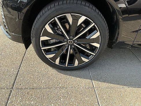 New 2026 Volvo XC60 T8 Ultra w/ Protection Package Premier AWD/4WD image 12