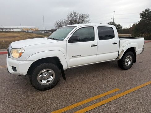 Used 2014 Toyota Tacoma PreRunner w/ SR5 Package image 1