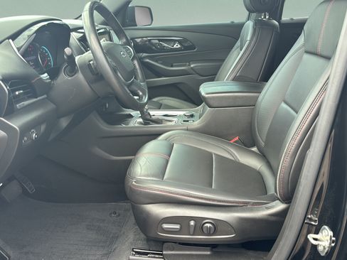 Used 2022 Chevrolet Traverse RS w/ LPO, Floor Liner Package FWD image 10